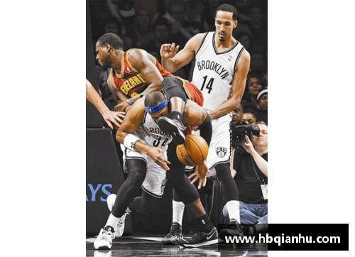 NBA赛场激烈对抗：团队矛盾背后的挑战与教训
